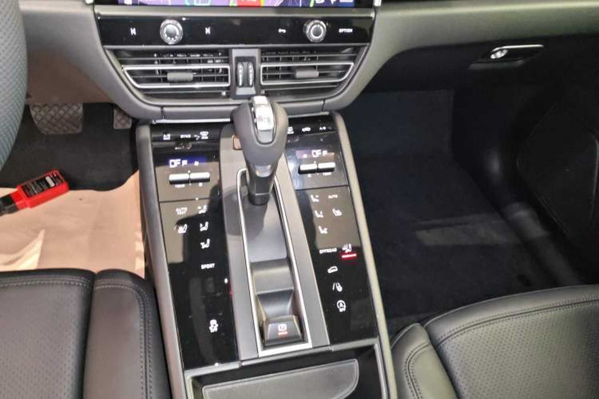 Used Porsche Macan 2023 Macan 2.0T Gear Lever