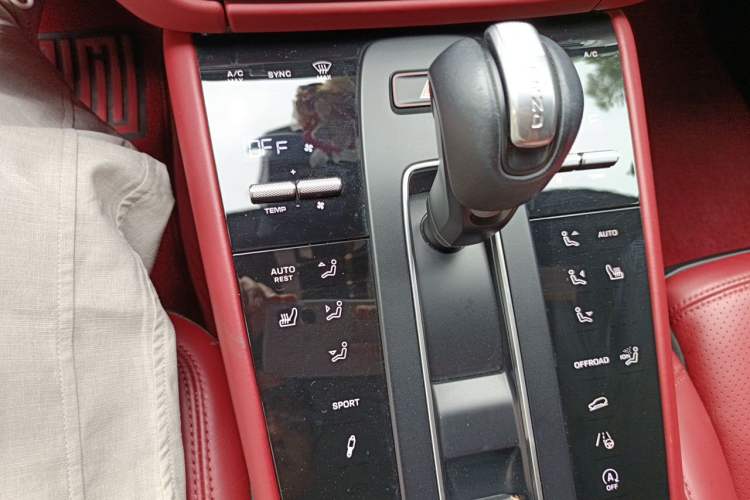 Used Porsche Macan 2023 Macan 2.0T Gear Lever