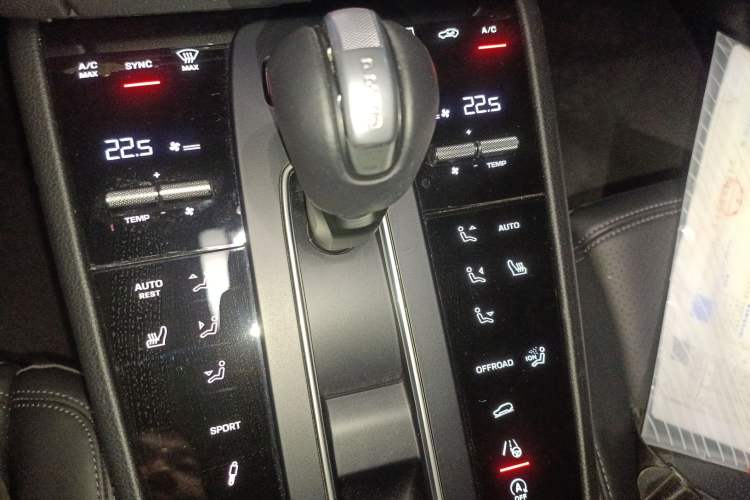 Used Porsche Macan 2023 Macan 2.0T Gear Lever