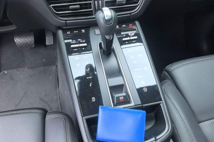 Used Porsche Macan 2023 Macan 2.0T Gear Lever