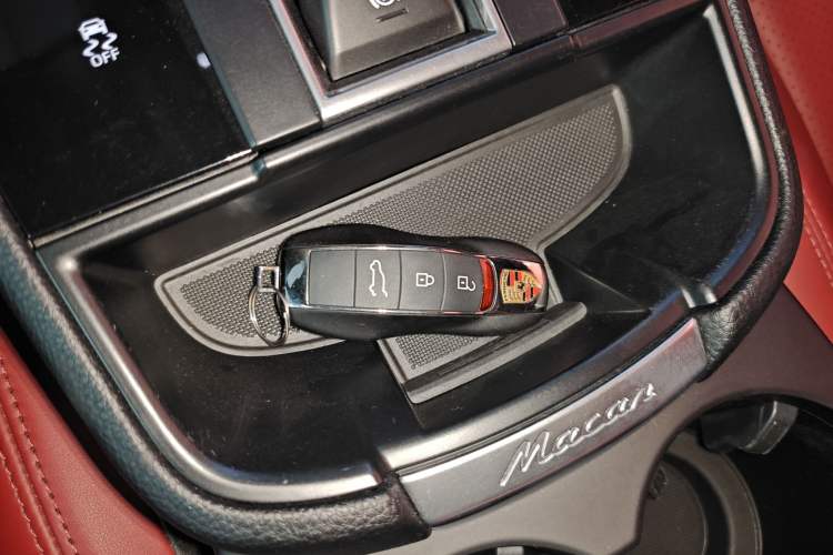 Used Porsche Macan 2023 Macan 2.0T Interior 1