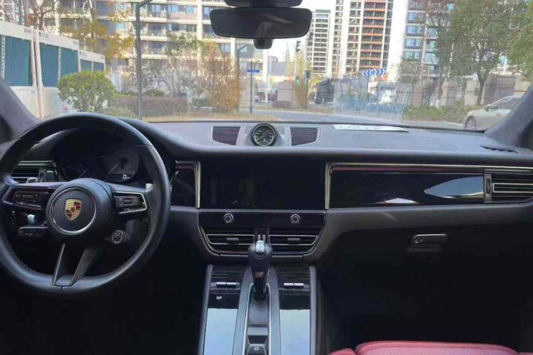 Used Porsche Macan 2023 Macan S 2.9T Interior 4