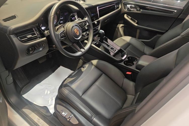Used Porsche Macan 2023 Macan S 2.9T Left Front Seat