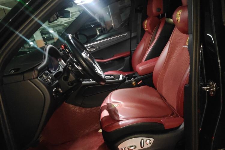 Used Porsche Macan 2023 Macan 2.0T Left Front Seat