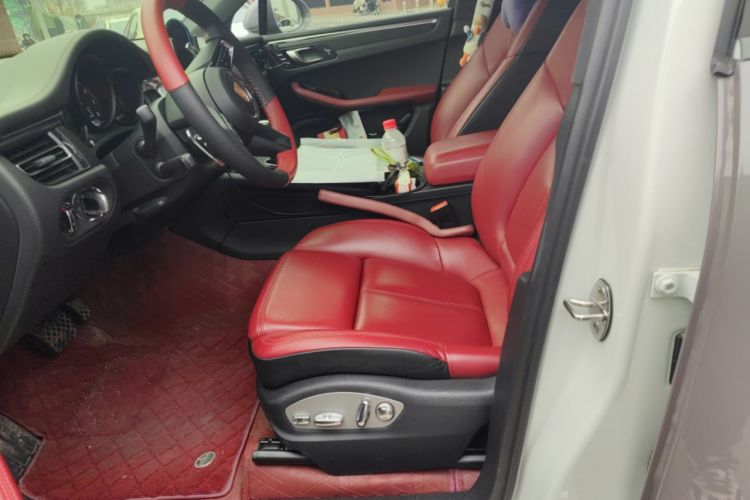 Used Porsche Macan 2023 Macan 2.0T Left Front Seat