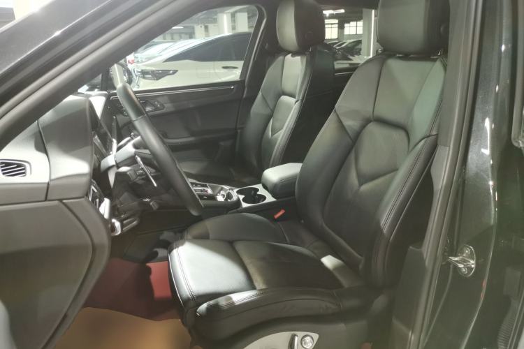 Used Porsche Macan 2023 Macan 2.0T Left Front Seat