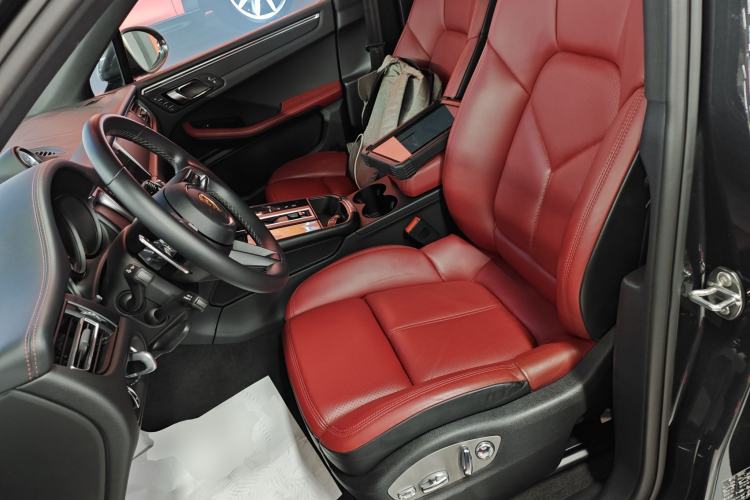 Used Porsche Macan 2023 Macan 2.0T Left Front Seat