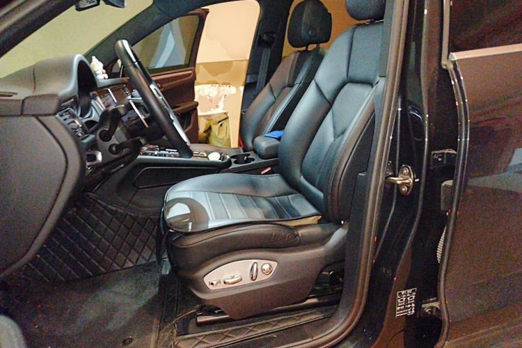 Used Porsche Macan 2023 Macan 2.0T Left Front Seat