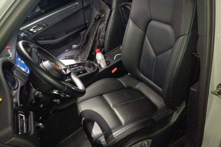 Used Porsche Macan 2023 Macan 2.0T Left Front Seat