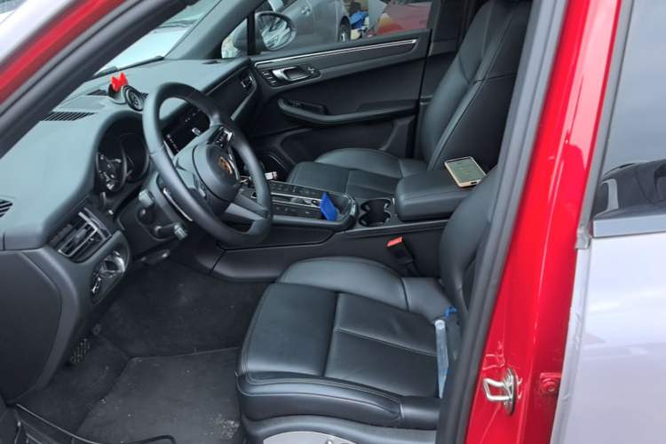 Used Porsche Macan 2023 Macan 2.0T Left Front Seat