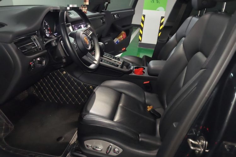Used Porsche Macan 2023 Macan 2.0T Left Front Seat