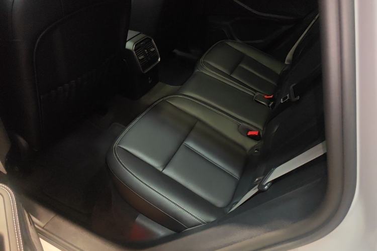 Used Porsche Macan 2023 Macan S 2.9T Left Rear Seat