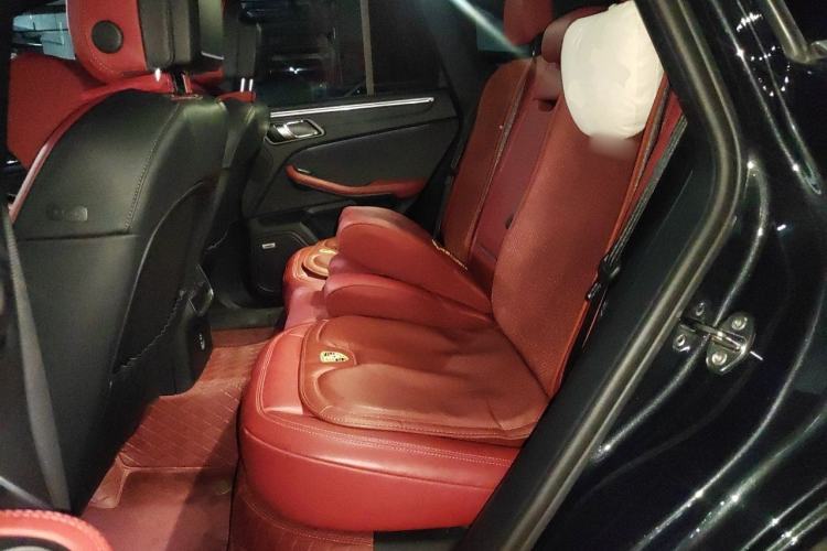 Used Porsche Macan 2023 Macan 2.0T Left Rear Seat