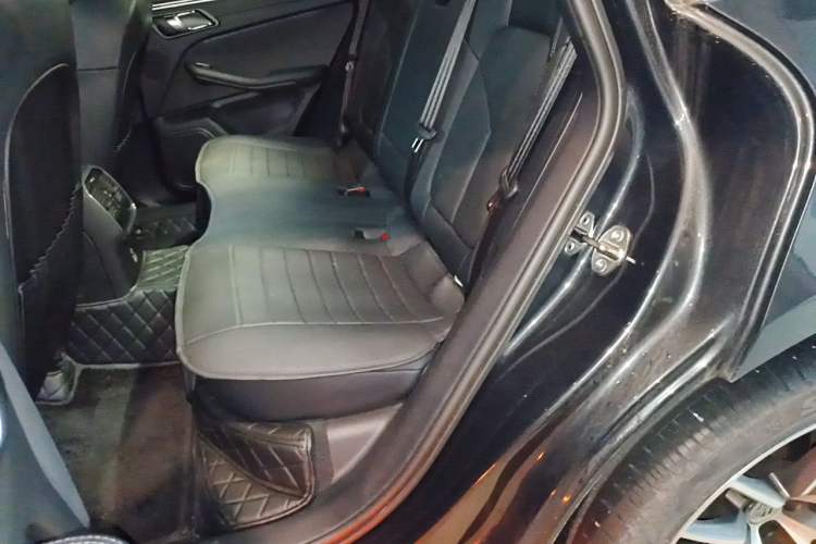 Used Porsche Macan 2023 Macan 2.0T Left Rear Seat