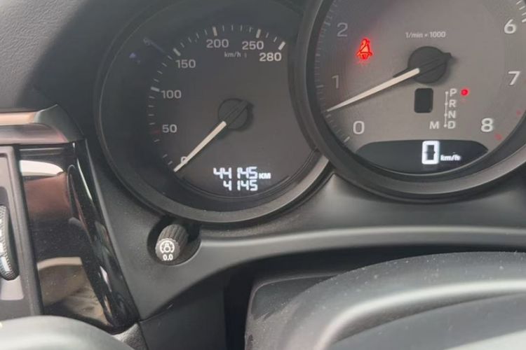 Used Porsche Macan 2023 Macan S 2.9T Odometer Close Up