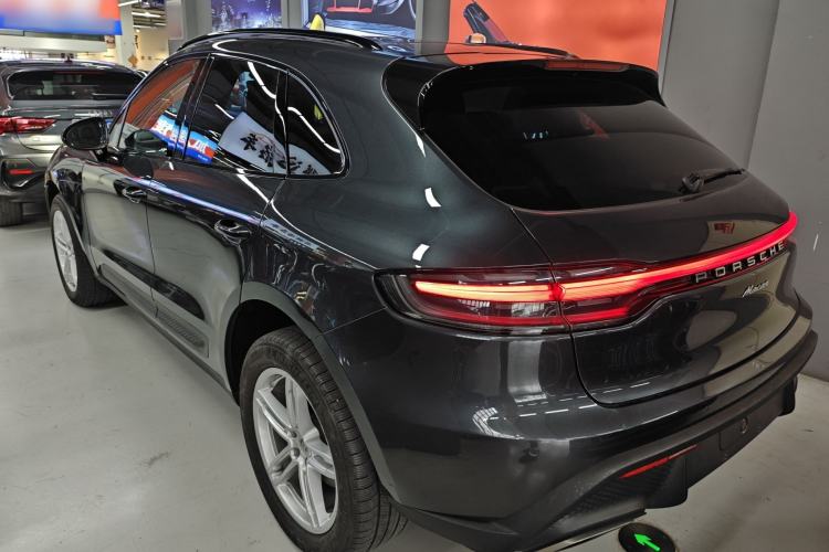 Used Porsche Macan 2023 Macan 2.0T Rear Left 45 Deg