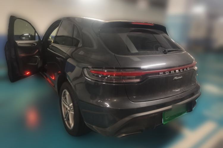 Used Porsche Macan 2023 Macan 2.0T Rear Left 45 Deg