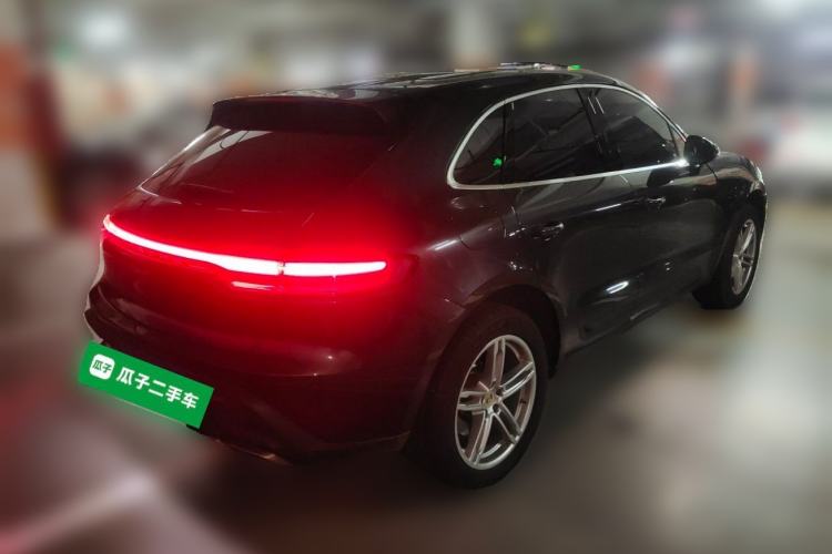 Used Porsche Macan 2023 Macan 2.0T Rear Right 45 Deg