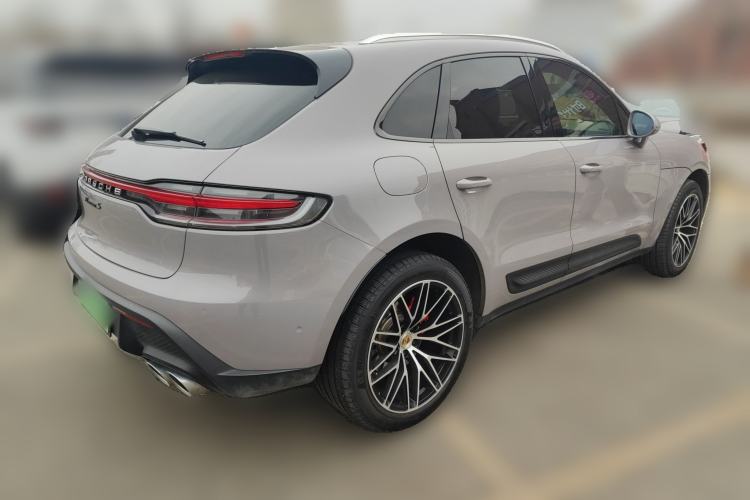 Used Porsche Macan 2023 Macan 2.0T Rear Right 45 Deg