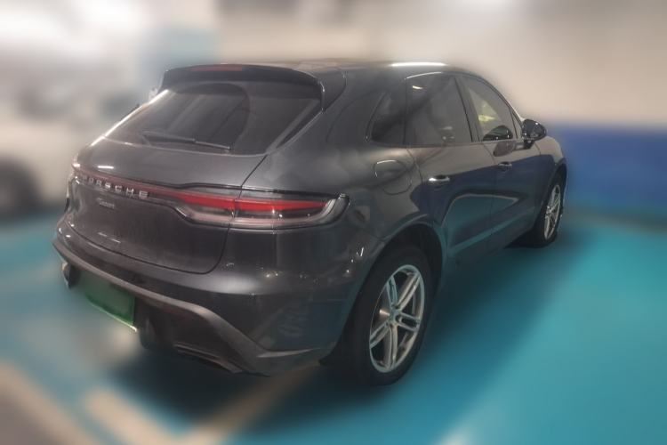 Used Porsche Macan 2023 Macan 2.0T Rear Right 45 Deg