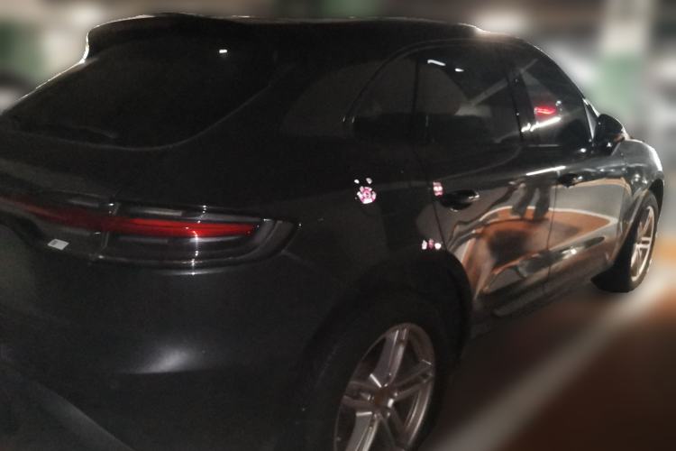 Used Porsche Macan 2023 Macan 2.0T Rear Right 45 Deg
