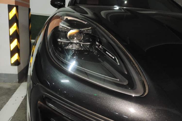 Used Porsche Macan 2023 Macan 2.0T Right Front Headlight