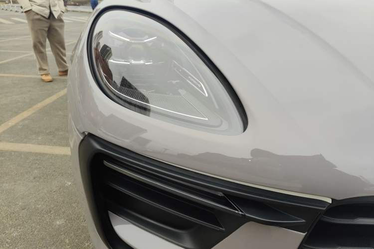 Used Porsche Macan 2023 Macan 2.0T Right Front Headlight