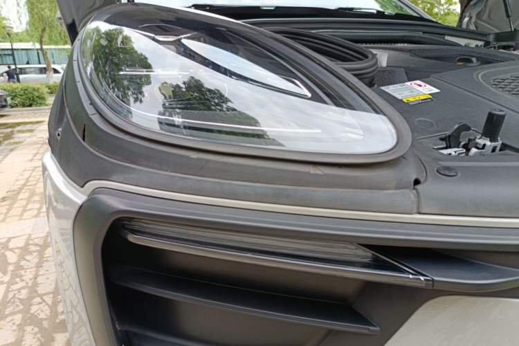Used Porsche Macan 2023 Macan 2.0T Right Front Headlight