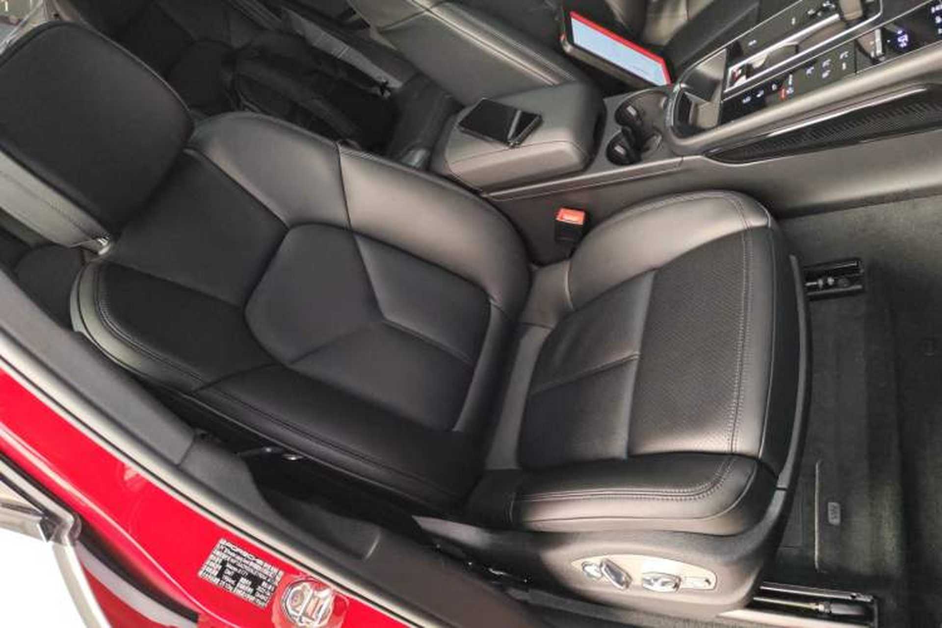 Used Porsche Macan 2023 Macan 2.0T Right Front Seat