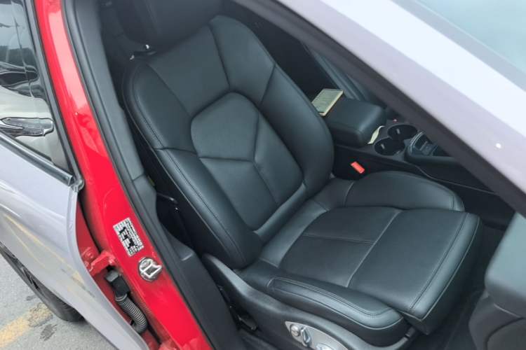 Used Porsche Macan 2023 Macan 2.0T Right Front Seat