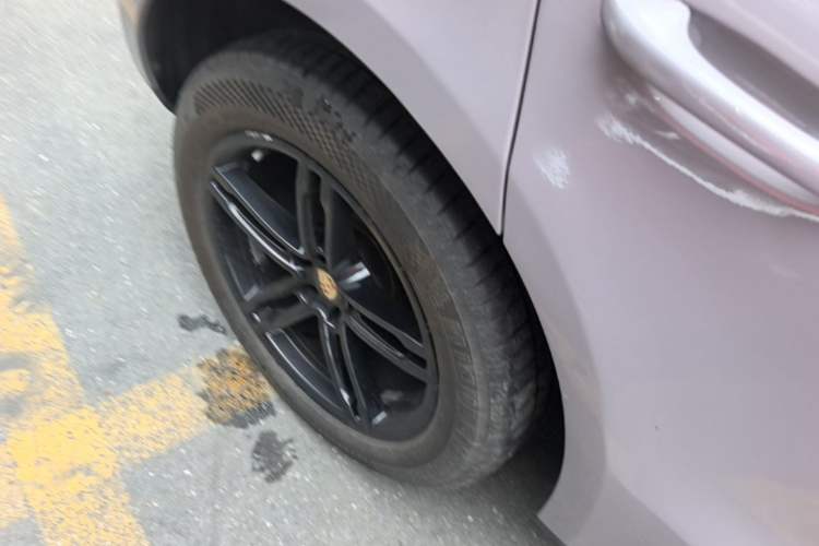 Used Porsche Macan 2023 Macan 2.0T Right Rear Wheel Hub