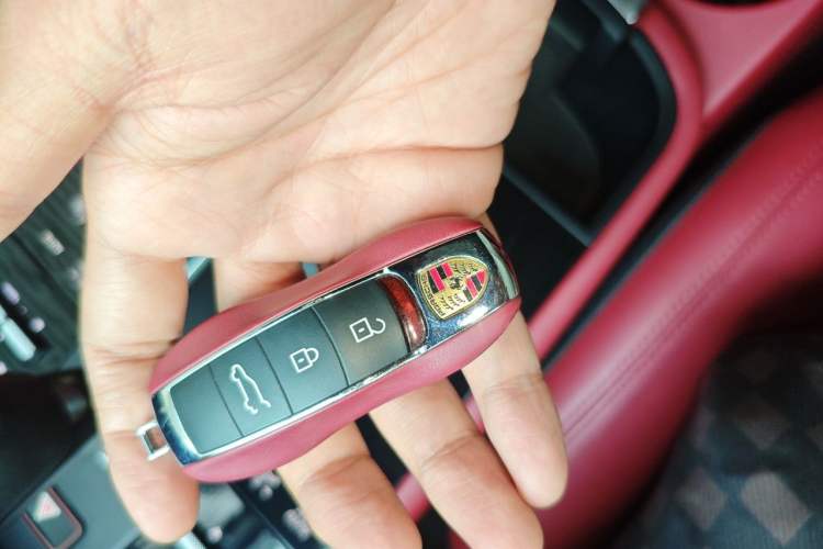 Used Porsche Macan 2023 Macan 2.0T Vehicle Key
