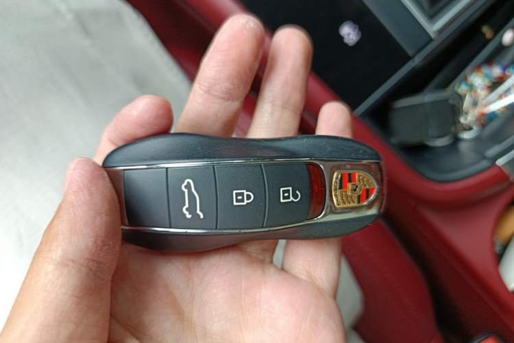 Used Porsche Macan 2023 Macan 2.0T Vehicle Key