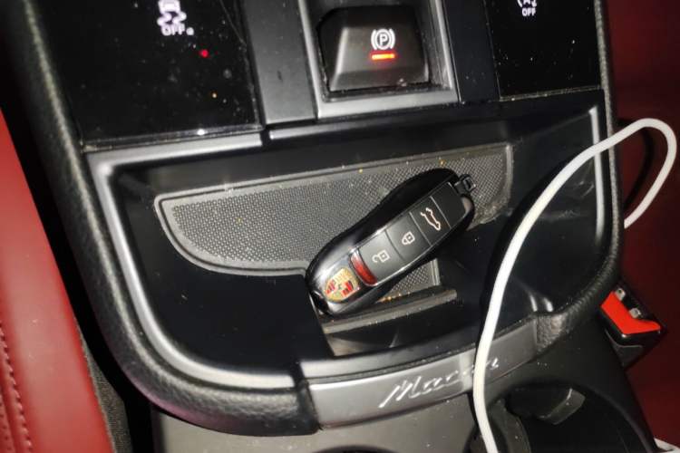 Used Porsche Macan 2023 Macan 2.0T Vehicle Key