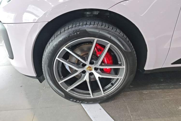 Used Porsche Macan 2023 Macan S 2.9T Exterior 4