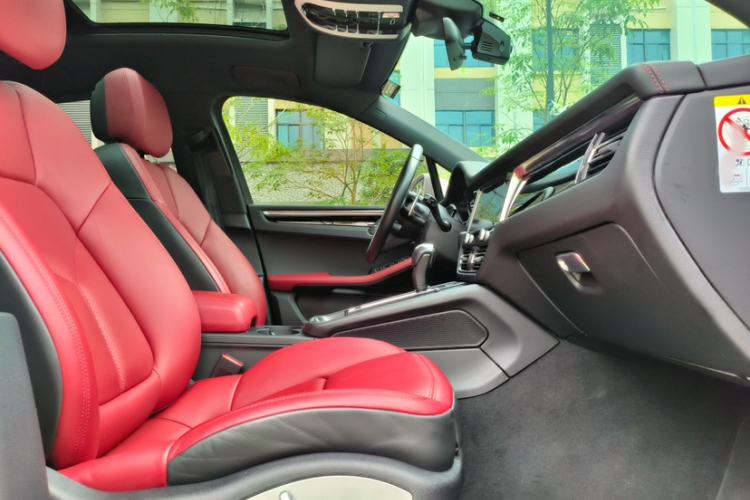 Used Porsche Macan 2023 Macan S 2.9T Interior 1
