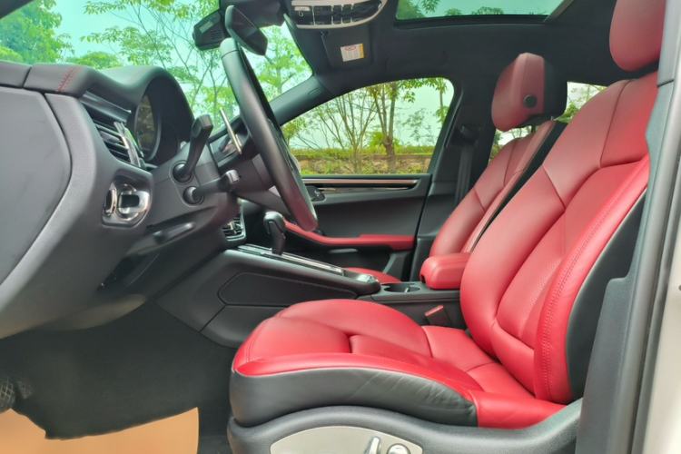 Used Porsche Macan 2023 Macan S 2.9T Interior 4