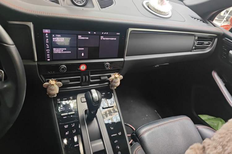 Used Porsche Macan 2023 Macan 2.0T Audio And AC Panel
