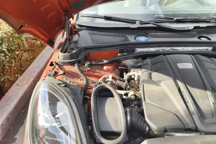Used Porsche Macan 2023 Macan S 2.9T Engine Bay Right
