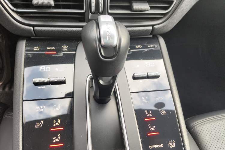 Used Porsche Macan 2023 Macan S 2.9T Gear Lever