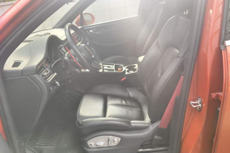 Used Porsche Macan 2023 Macan S 2.9T Left Front Seat