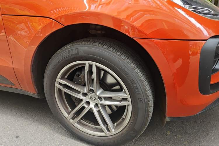 Used Porsche Macan 2023 Macan 2.0T Right Front Wheel Hub
