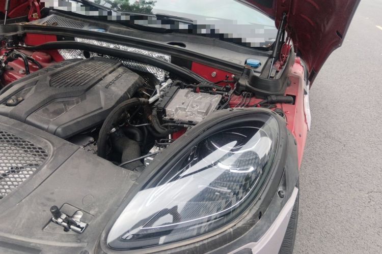 Used Porsche Macan 2023 Macan 2.0T Engine Bay Left