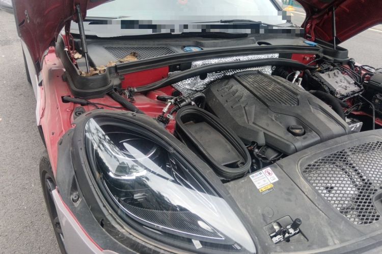 Used Porsche Macan 2023 Macan 2.0T Engine Bay Right