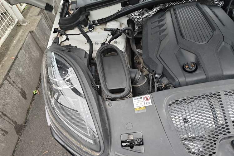 Used Porsche Macan 2023 Macan 2.0T Engine Bay Right