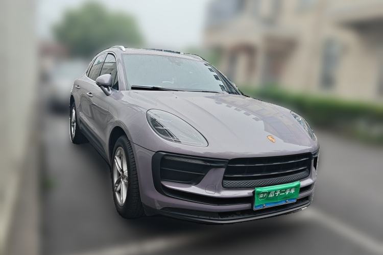 Used Porsche Macan 2023 Macan 2.0T Front Right 45 Deg