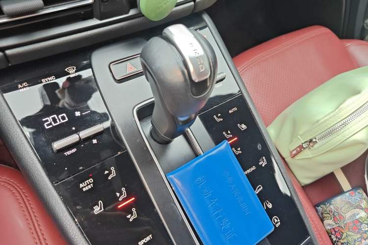 Used Porsche Macan 2023 Macan 2.0T Gear Lever