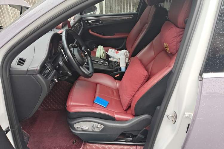Used Porsche Macan 2023 Macan 2.0T Left Front Seat