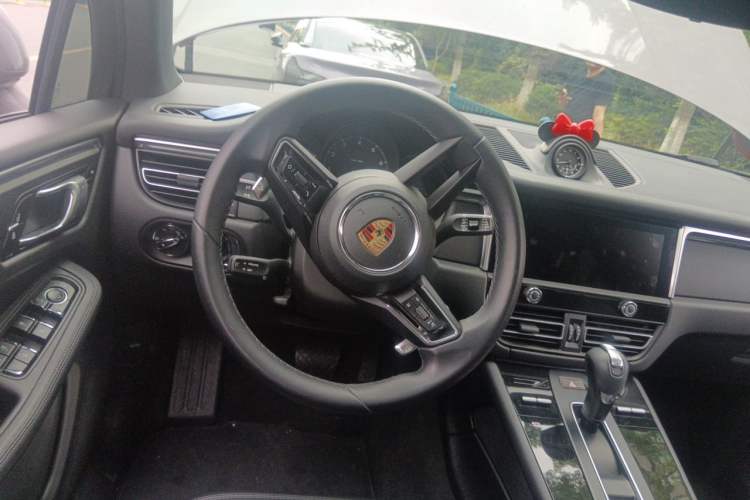 Used Porsche Macan 2023 Macan 2.0T Steering Wheel