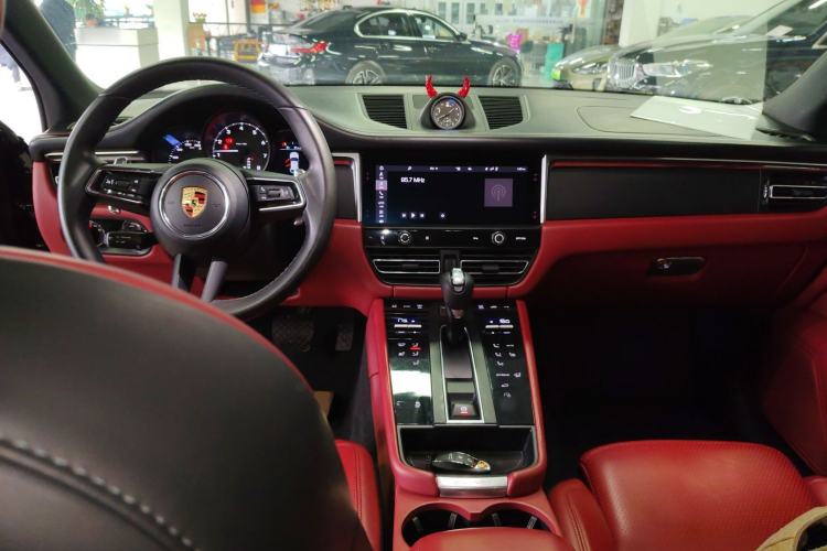 Used Porsche Macan 2023 Macan 2.0T Center Console